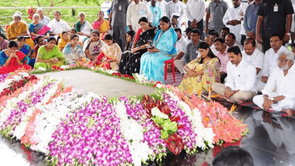  వైఎస్సార్ వర్దంతి నాడు ఇడుపులపాయకు జగన్..