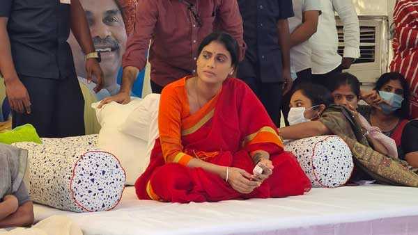 నియంతలా పాలిస్తున్నాడు కేసీఆర్...