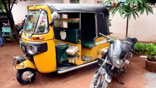 ఎల్బీనగర్ హత్యల కేసులో నిందితులు వీరే ఎల్బీనగర్ హత్యల కేసులో నిందితులు వీరే