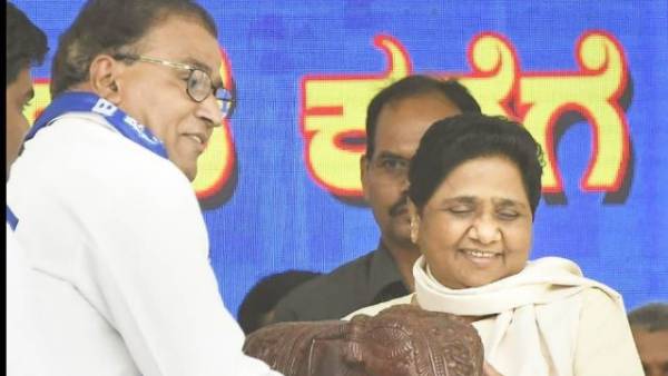 బీజేపీ, ఎస్పీలే టార్గెట్ గా మాయా పావులు ? బీజేపీ, ఎస్పీలే టార్గెట్ గా మాయా పావులు ?