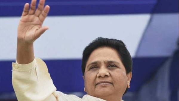 రూటుమారుస్తున్న మాయా రూటుమారుస్తున్న మాయా