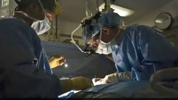  అనారోగ్యంతో ఆస్పత్రిలో చేరిన బాలికకు శస్త్రచికిత్స .. కడుపు నుండి 2 కేజీల హెయిర్ బాల్ తొలగింపు