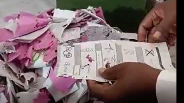 బ్యాలెట్ బాక్సుల్లో నీళ్లు.. చెదలు బ్యాలెట్ బాక్సుల్లో నీళ్లు.. చెదలు