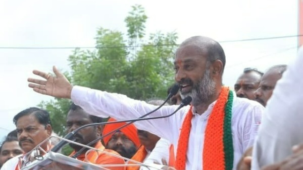 ప్రజాసంగ్రామ యాత్ర.. ప్రజల దృష్టి మరల్చేందుకే వైట్ ఛాలెంజ్... ప్రజాసంగ్రామ యాత్ర.. ప్రజల దృష్టి మరల్చేందుకే వైట్ ఛాలెంజ్...