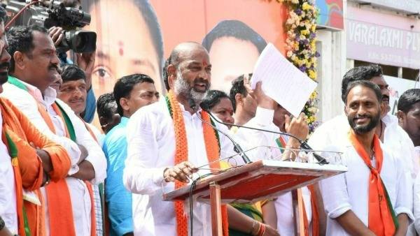 ఆ హామీలు ఏమయ్యాయి... ఆ హామీలు ఏమయ్యాయి...
