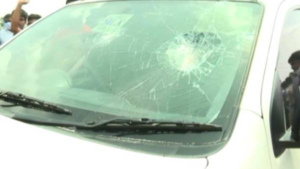 జగన్ ఇంటివద్ద భారీ బందోబస్తు .. అన్ని మార్గాలు మూసివేత 