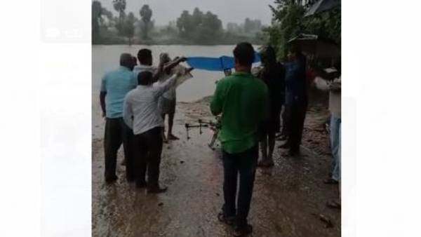  కుర్తి గ్రామానికి నిలిచిపోయిన రాకపోకలు