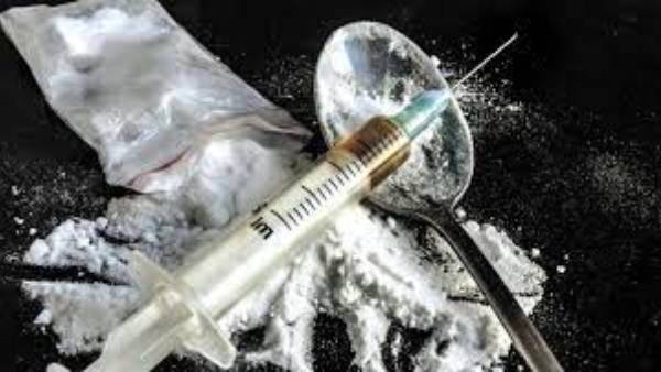  భర్త డ్రగ్స్ డీలర్