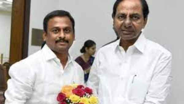 టీఆర్ఎస్ నుండి గెల్లు శ్రీనివాస్ .. ప్రచారంలో ముందు వరసలో ఉన్న టీఆర్ఎస్ టీఆర్ఎస్ నుండి గెల్లు శ్రీనివాస్ .. ప్రచారంలో ముందు వరసలో ఉన్న టీఆర్ఎస్