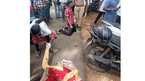 నిమిషంలో పొడిచి చంపేశాడు