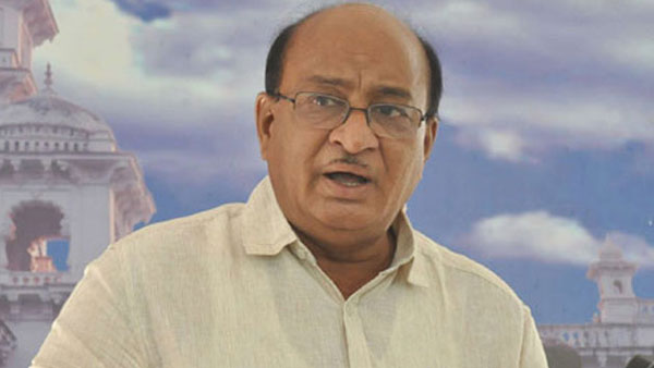 నేతల రాజీనామాలు, పార్టీలో అసమ్మతి, బాహాటంగా అసంతృప్తి పర్వాలు