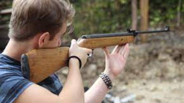  విపరీతంగా పెరిగిపోతున్న గన్ కల్చర్ .. భయాందోళనలో ప్రజలు