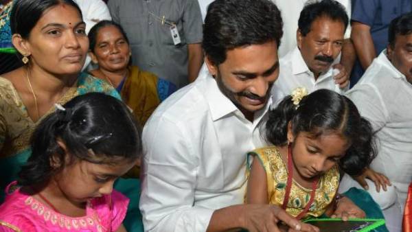  తల్లుల నుంచి ఫీజుల వసూల్ ?