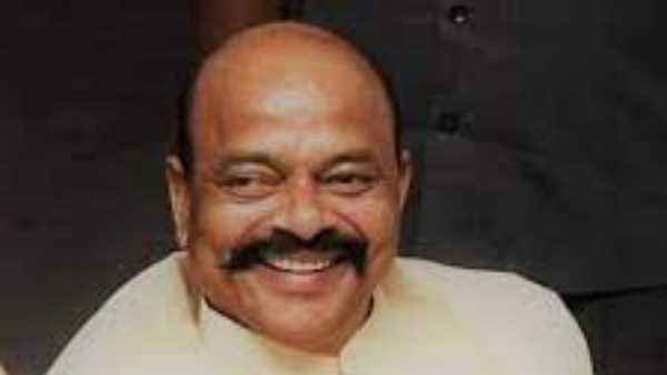 కొండా మురళి బయోపిక్ తో ఏం కాంట్రవర్సీ సృష్టించబోతున్నారు? కొండా మురళి బయోపిక్ తో ఏం కాంట్రవర్సీ సృష్టించబోతున్నారు?