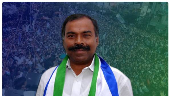 తొలి నుంచి జగన్ తోనే కలిసి