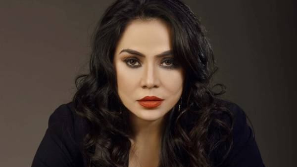  నుదిటి మీద రివాల్వర్ గురి పెట్టి ?