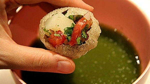 వందలాదికి వచ్చిన జనం... వందలాదికి వచ్చిన జనం...