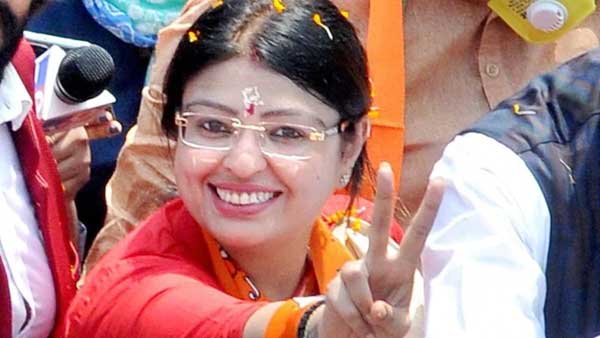ప్రజలు తన వైపే ఉంటారని.... ప్రజలు తన వైపే ఉంటారని....