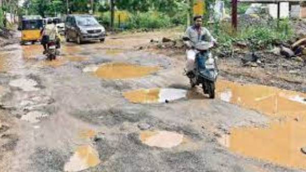 టీడీపీ హయాంలోనే వేసిన రోడ్ల దుస్థితి ఇది .. వైసీపీ రివర్స్ అటాక్