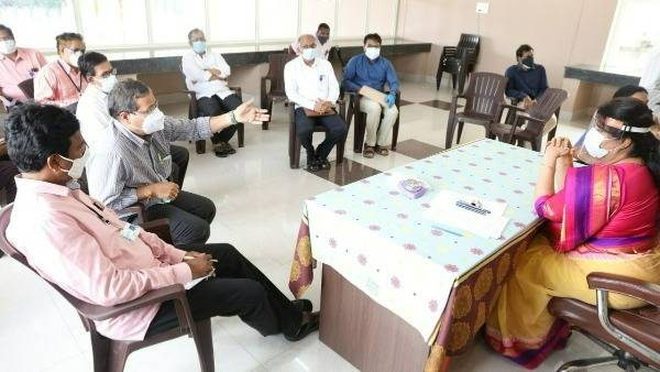 నెలకు ఎంత సరుకు వస్తోంది ?, ఏం చేస్తున్నారు నెలకు ఎంత సరుకు వస్తోంది ?, ఏం చేస్తున్నారు