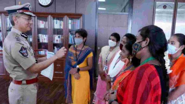 మహిళా పోలీసుల అసలు విధులు ఇవేనంటూ..