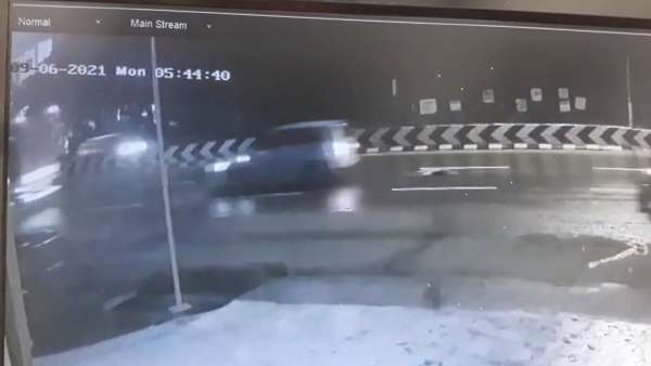 హత్యకు గురైయ్యింది ఆంటీ