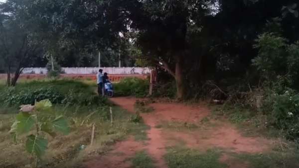  నా ఆస్తులు, అంతస్తులు చూపిస్తానని బిల్డప్ ఇచ్చాడు