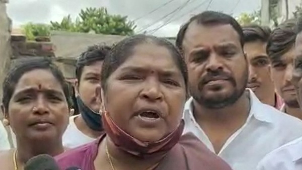 నడిరోడ్డుపై ఉరితీయాలి : సీతక్క