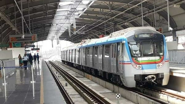 ప్రత్యేక బస్సులు ఎంపిక చేసిన మార్గాల్లో