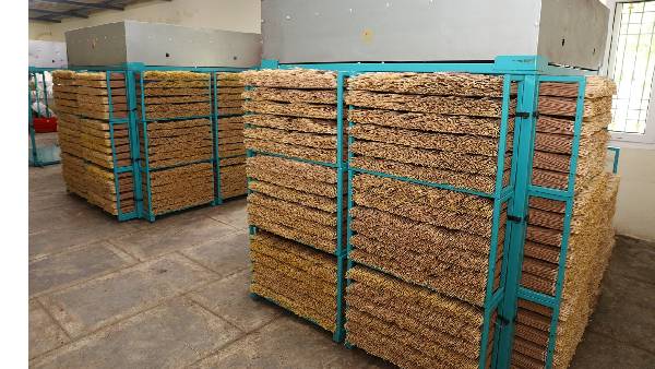 సుగంధాలు వెదజల్లే అగరబత్తులు సుగంధాలు వెదజల్లే అగరబత్తులు