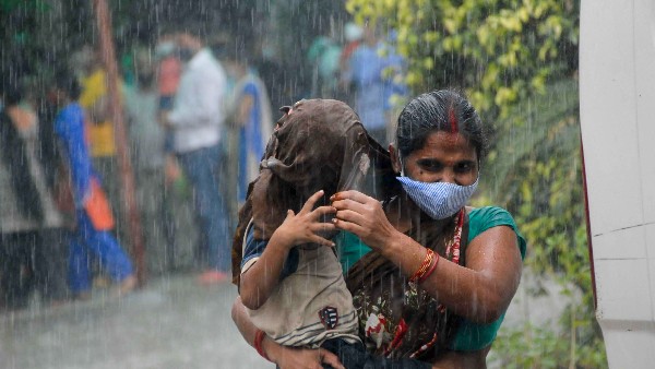 TS Weather update: Three more days heavy rains in Andhra Pradesh and few districts in Telangana state TS Weather update: Three more days heavy rains in Andhra Pradesh and few districts in Telangana state