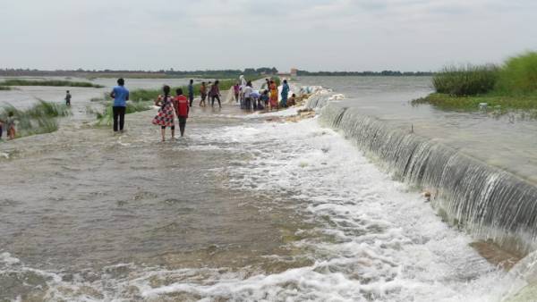 వణుకుతున్న ఉత్తరాంధ్ర వణుకుతున్న ఉత్తరాంధ్ర