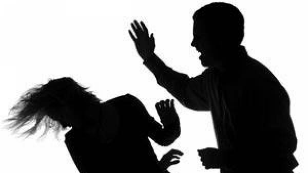  ఇనుప రాడ్ తో దాడి చేసి