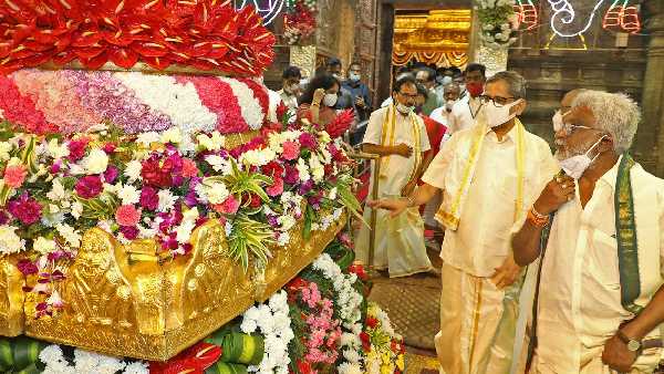 పద్మావతి అమ్మవారిని దర్శించుకున్న సీజేఐ పద్మావతి అమ్మవారిని దర్శించుకున్న సీజేఐ