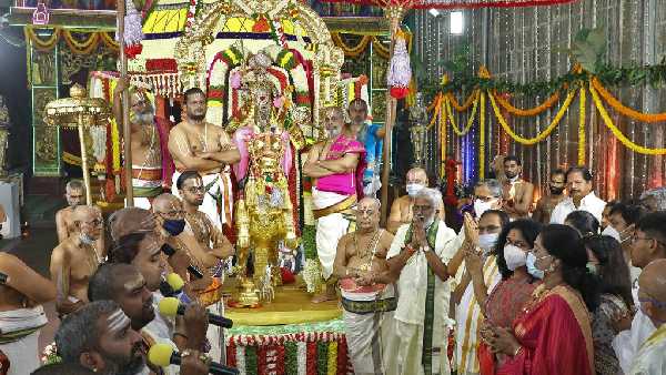 శ్రీవారి దర్శనం చేసుకున్న న్యాయమూర్తులు శ్రీవారి దర్శనం చేసుకున్న న్యాయమూర్తులు