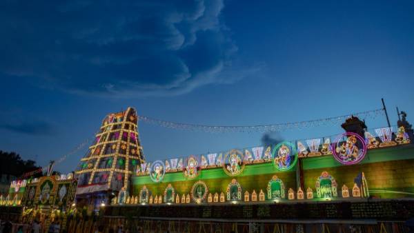 శ్రీ పెద్ద జియ్యర్ స్వామిజీ, శ్రీ చిన్న జియ్యర్ స్వామీజీలు