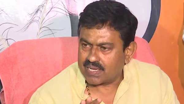 ఆశిష్ మిశ్రాపై హత్య ఆరోపణలను ఖండించిన కేంద్ర మంత్రి అజయ్ మిశ్రా ఆశిష్ మిశ్రాపై హత్య ఆరోపణలను ఖండించిన కేంద్ర మంత్రి అజయ్ మిశ్రా