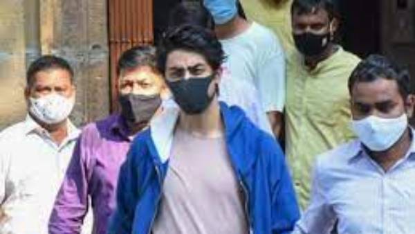 షారూక్ ఖాన్ కుటుంబానికి బాలీవుడ్ మద్దతు, ఆర్యన్ ఖాన్ బెయిల్ తిరస్కరణ