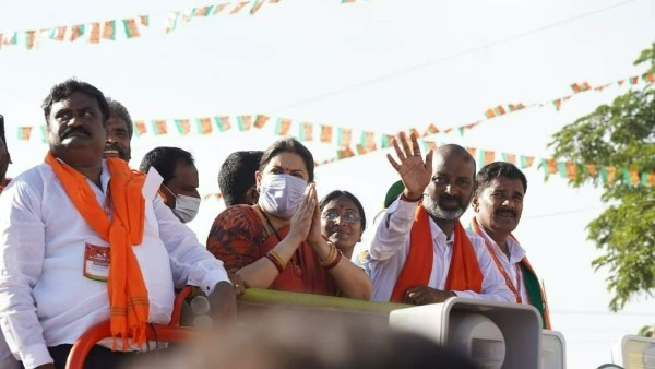 ఈటల గెలుపును ఆపలేరు.. ధర్మం కోసం పోరాటమేనంటూ బండి ఈటల గెలుపును ఆపలేరు.. ధర్మం కోసం పోరాటమేనంటూ బండి