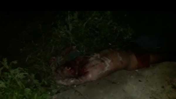 గ్రామంలో భారీగా పోలీసులు.. హత్య, ప్రతీకార హత్యలపై దర్యాప్తు గ్రామంలో భారీగా పోలీసులు.. హత్య, ప్రతీకార హత్యలపై దర్యాప్తు