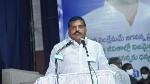 టీడీపీ ఆఫీసులపై దాడులను ఖండించిన పవన్ కళ్యాణ్, సోము వీర్రాజు టీడీపీ ఆఫీసులపై దాడులను ఖండించిన పవన్ కళ్యాణ్, సోము వీర్రాజు