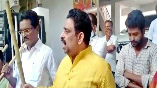 డీజీపీ వైసీపీ వర్కింగ్ ప్రెసిడెంట్ గా పని చేస్తున్నారు 