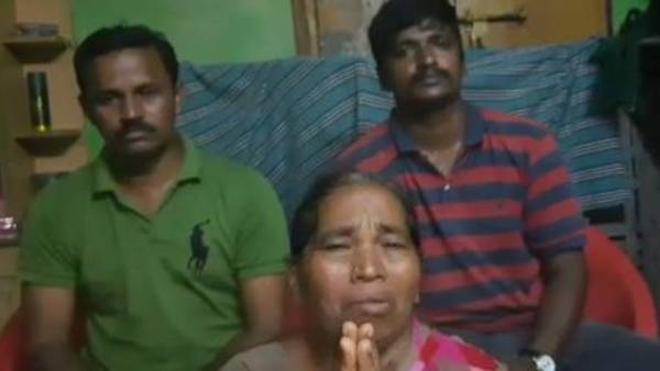 జగనయ్యా .. నువ్వు నా కొడుకులాంటోడివి.. కన్నీరు పెట్టుకున్న తల్లి