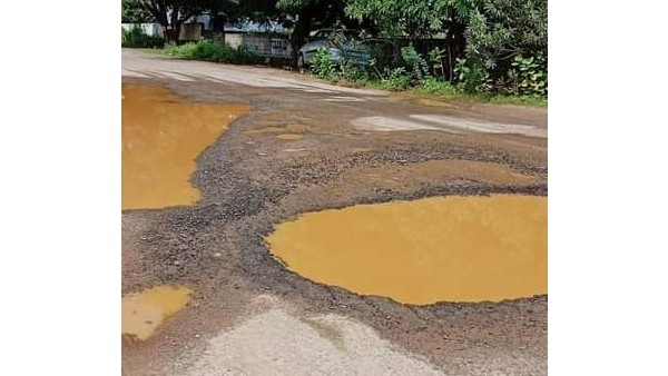 కాంట్రాక్టర్లకు భారీగా బకాయిలు కాంట్రాక్టర్లకు భారీగా బకాయిలు