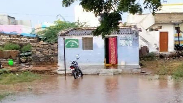 అప్పట్లోనే భూపంపిణీ..