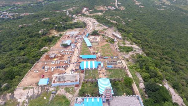  సంతోషం వ్యక్తం చేస్తున్న నాయకులు