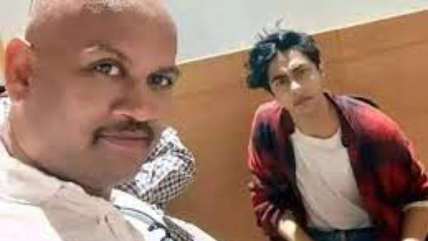 చీటింగ్ కేసులో పరారీలో ఉన్న వ్యక్తిపై లుకౌట్ నోటీసులు జారీ