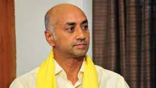 ఢిల్లీ పర్యటనలో కనిపించని ఎంపీ