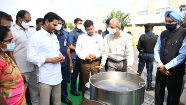 అమూల్ రాకతో మారిన సీన్ అమూల్ రాకతో మారిన సీన్