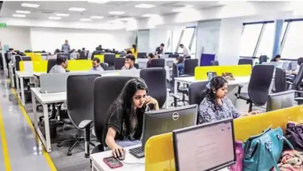 ఐటీలో కొత్తగా వేలాది ఉద్యోగాలు.. 60వేల మంది మహిళలకు ఛాన్స్